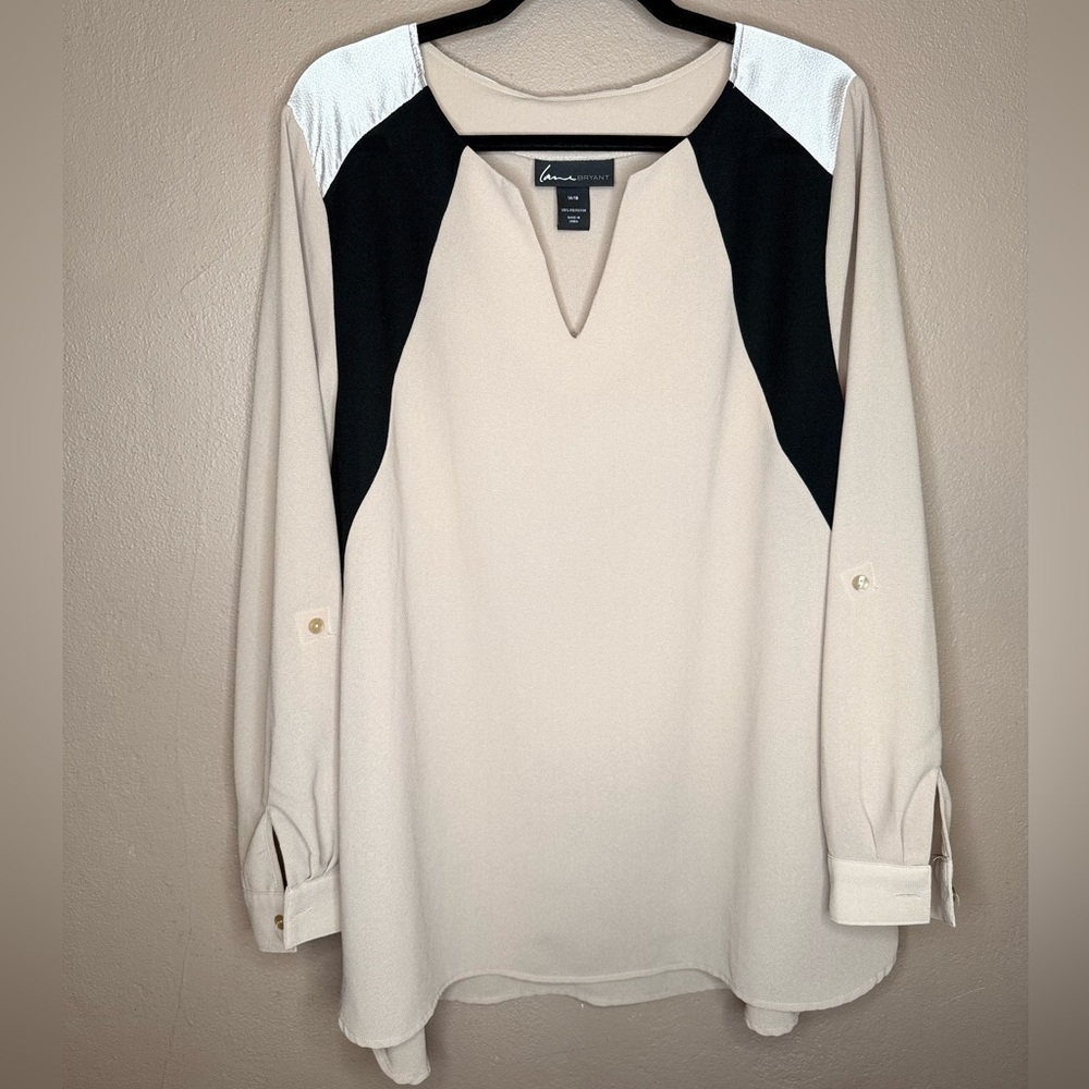 Lane Bryant Beige Blouse with Champagne Metallic Color Block Detail Size 14/16